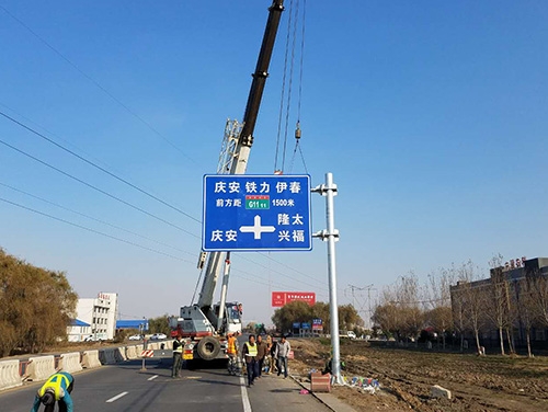 河北河北道路护栏网网片该如何进行正确的选购呢？